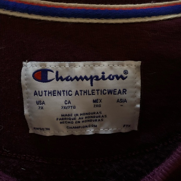 Champion Crewneck Maroon tag says XXL but fits like a L - Picture 6 of 8